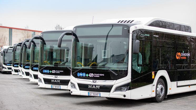 FRESQUE XXL SUR UN BUS - (11/17 ans)